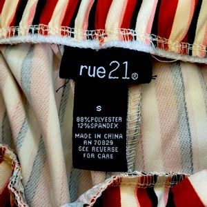 Woman’s paper bag pants with tie never worn